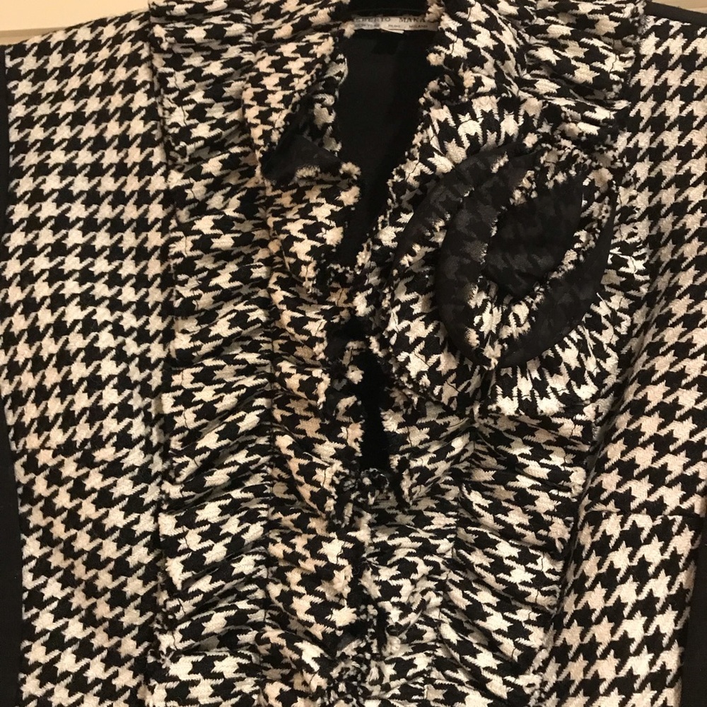 Jacket - Ruffle front Size Small - Picture 4 of 5